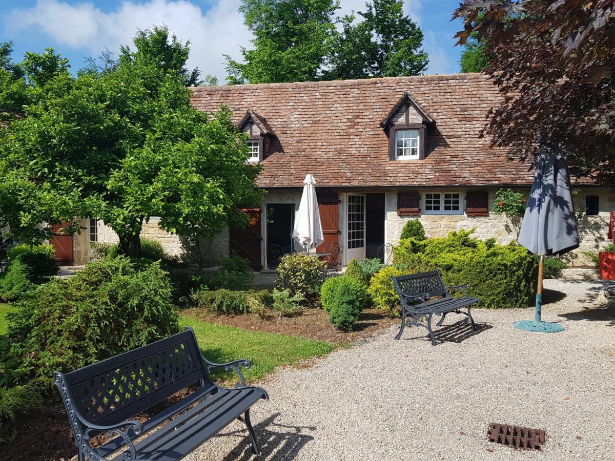 Moulin Du Soustre Bed & Breakfast Cavagnac Bagian luar foto