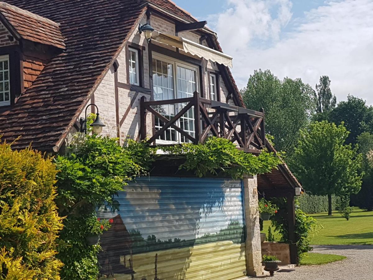 Moulin Du Soustre Bed & Breakfast Cavagnac Bagian luar foto