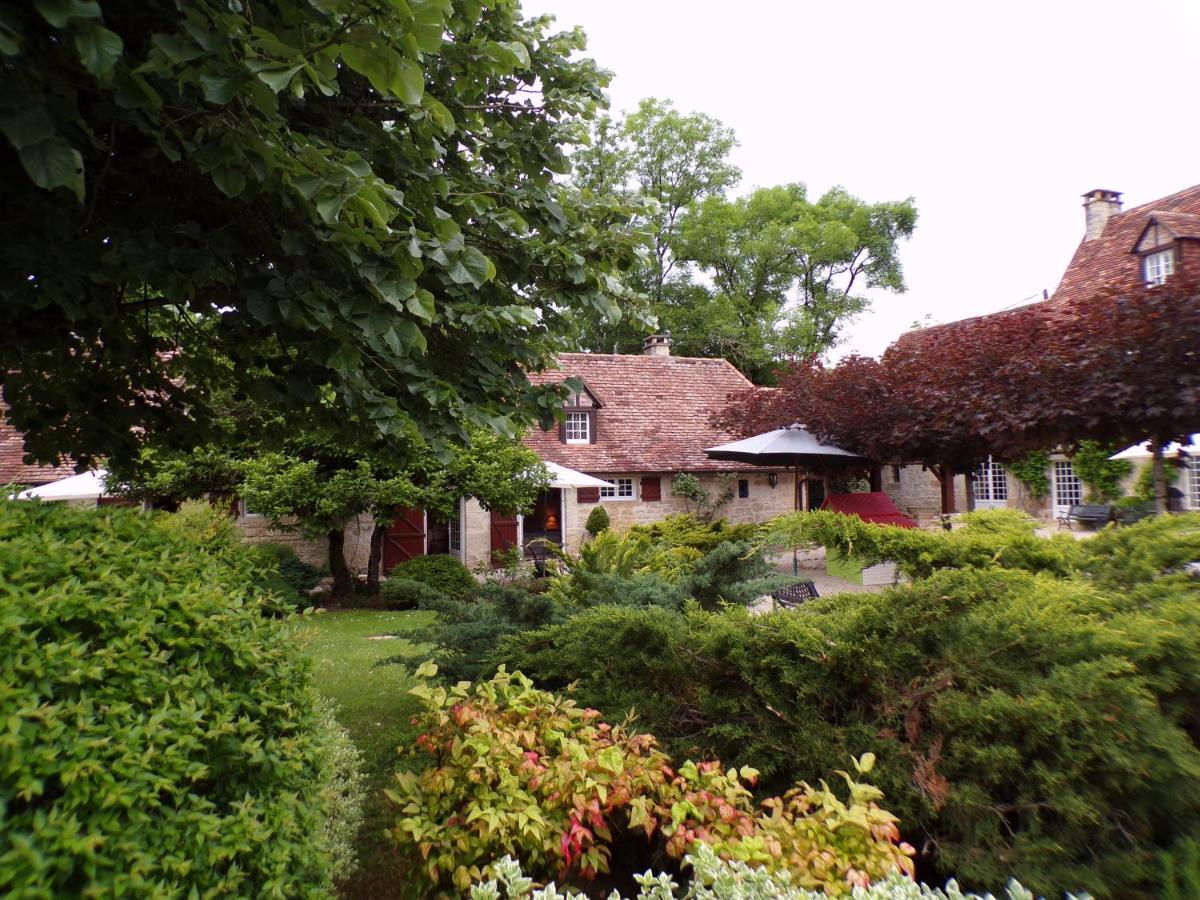 Moulin Du Soustre Bed & Breakfast Cavagnac Bagian luar foto