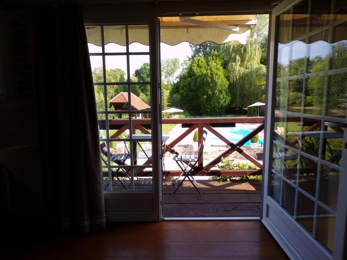 Moulin Du Soustre Bed & Breakfast Cavagnac Bagian luar foto