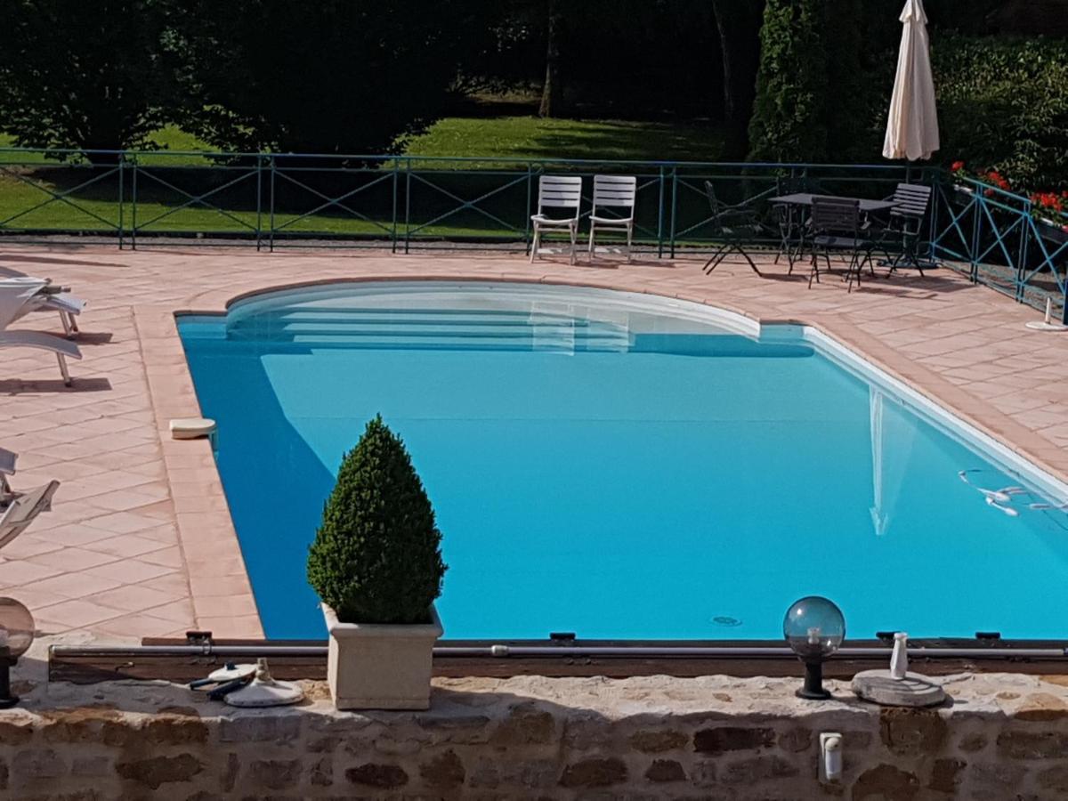 Moulin Du Soustre Bed & Breakfast Cavagnac Bagian luar foto