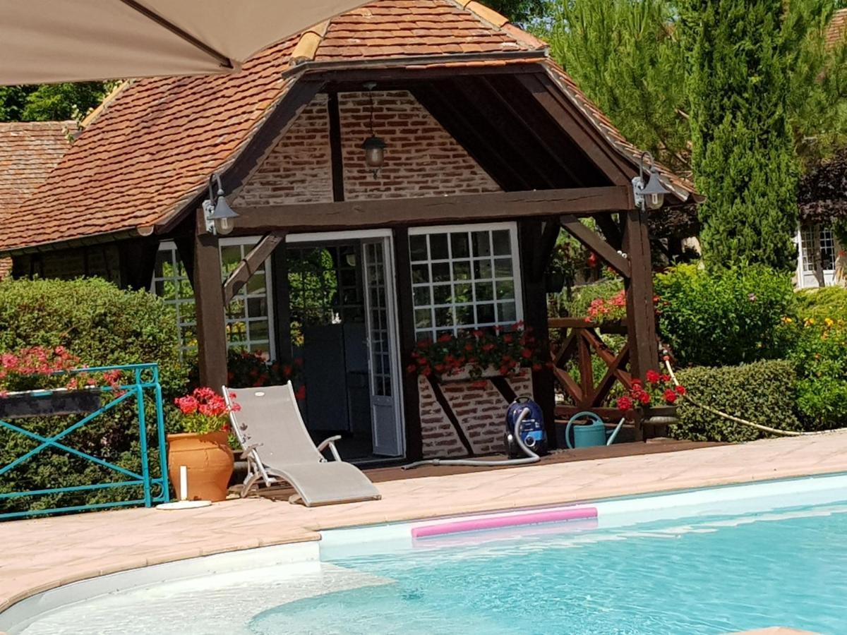 Moulin Du Soustre Bed & Breakfast Cavagnac Bagian luar foto