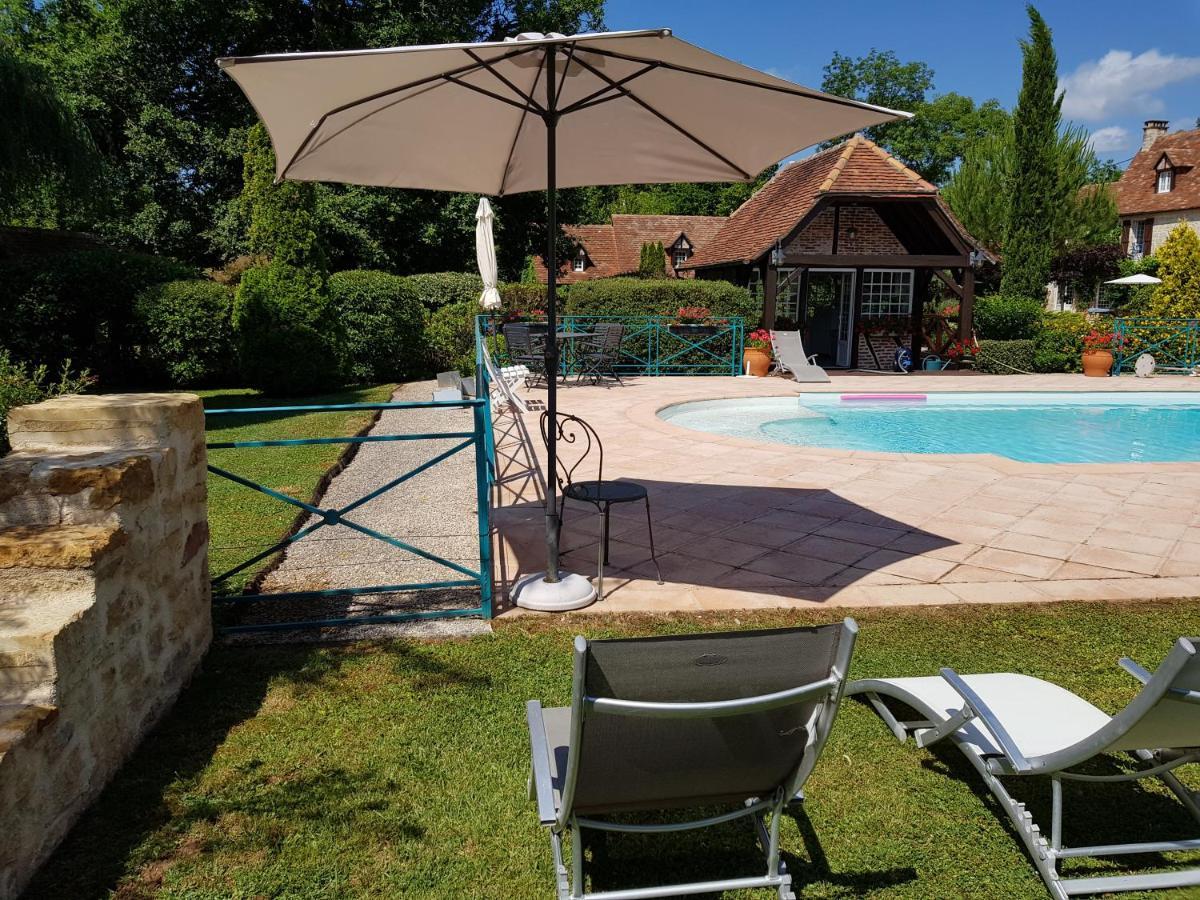 Moulin Du Soustre Bed & Breakfast Cavagnac Bagian luar foto