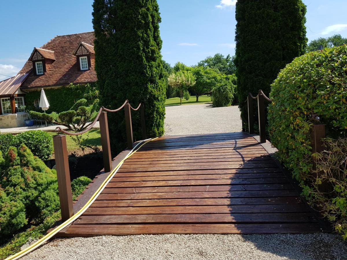 Moulin Du Soustre Bed & Breakfast Cavagnac Bagian luar foto
