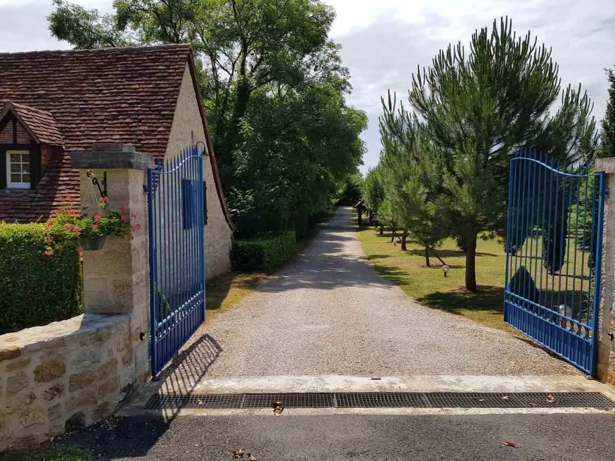Moulin Du Soustre Bed & Breakfast Cavagnac Bagian luar foto