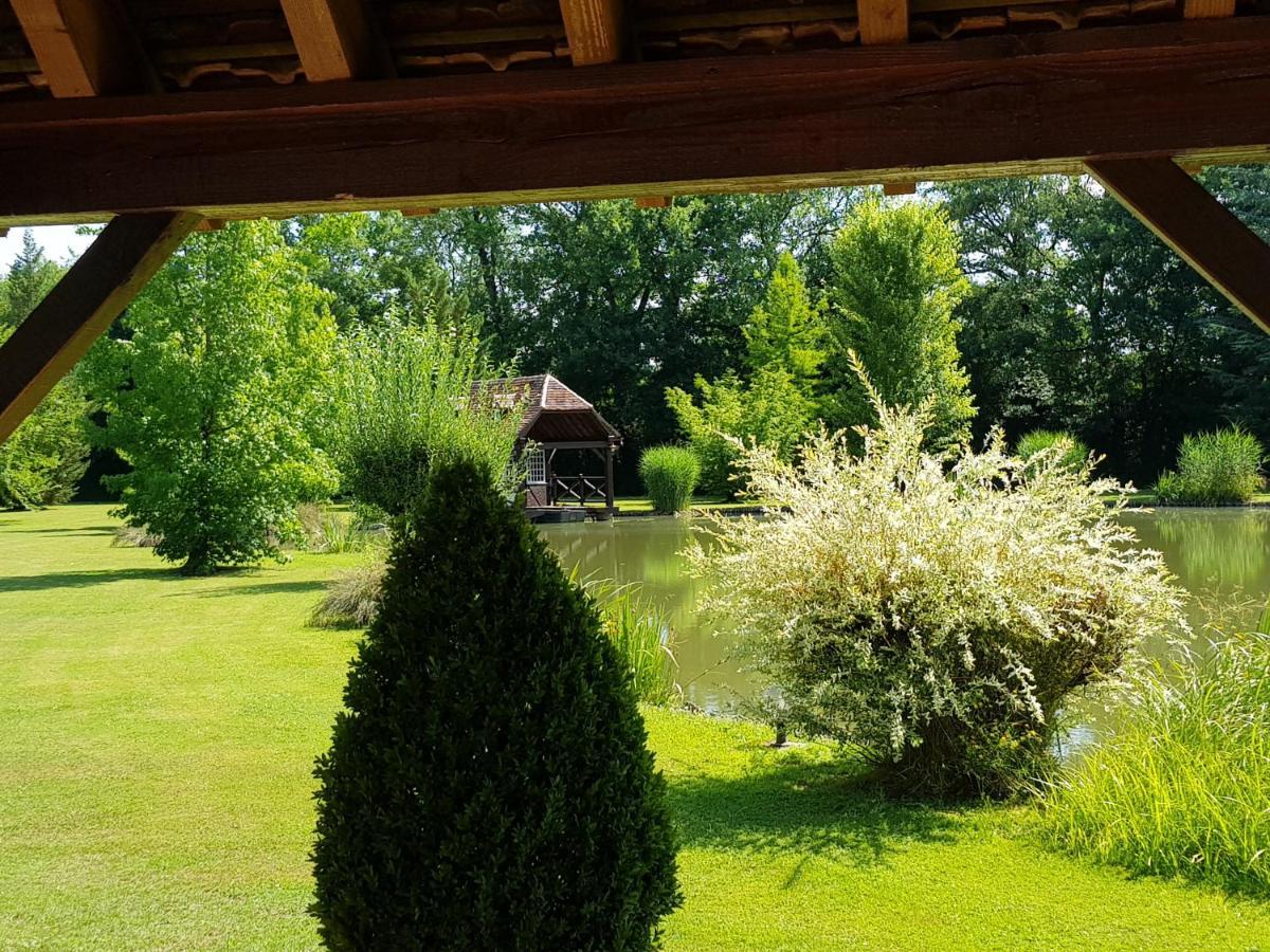Moulin Du Soustre Bed & Breakfast Cavagnac Bagian luar foto