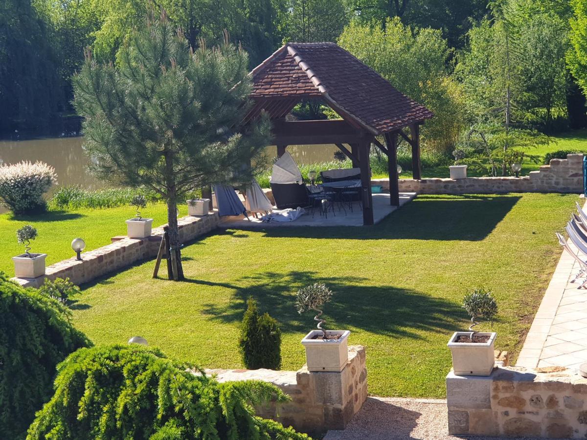 Moulin Du Soustre Bed & Breakfast Cavagnac Bagian luar foto