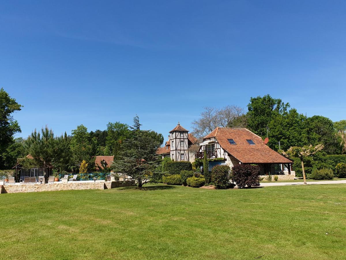 Moulin Du Soustre Bed & Breakfast Cavagnac Bagian luar foto