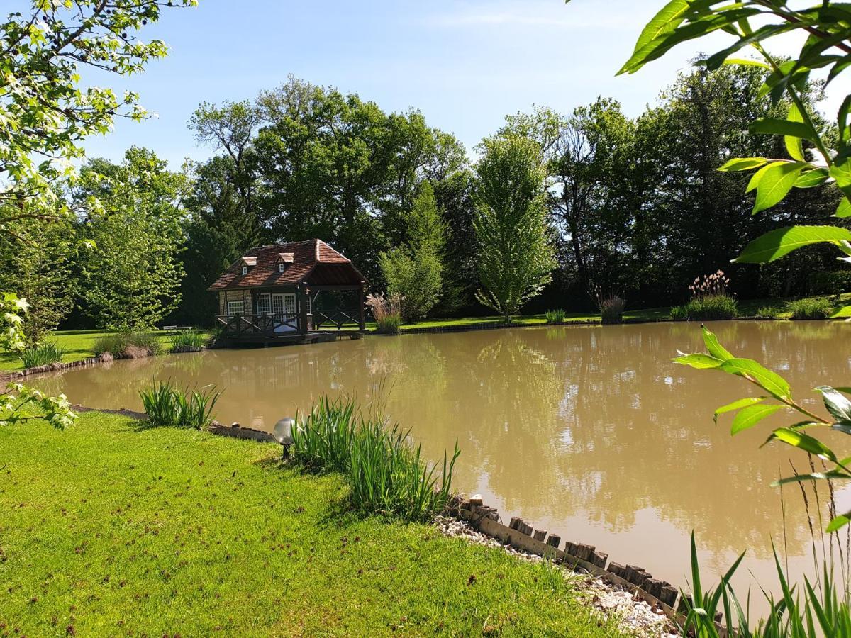 Moulin Du Soustre Bed & Breakfast Cavagnac Bagian luar foto