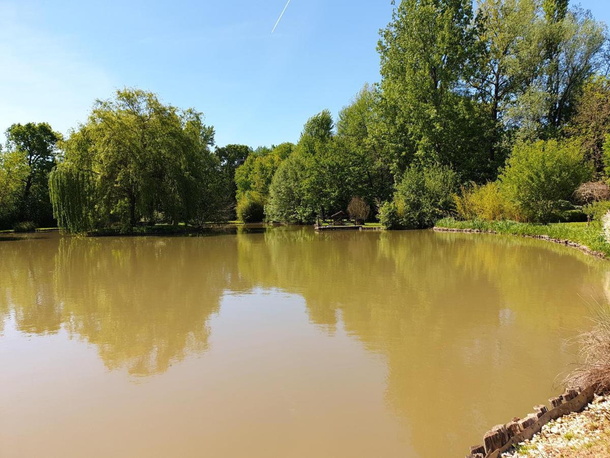 Moulin Du Soustre Bed & Breakfast Cavagnac Bagian luar foto