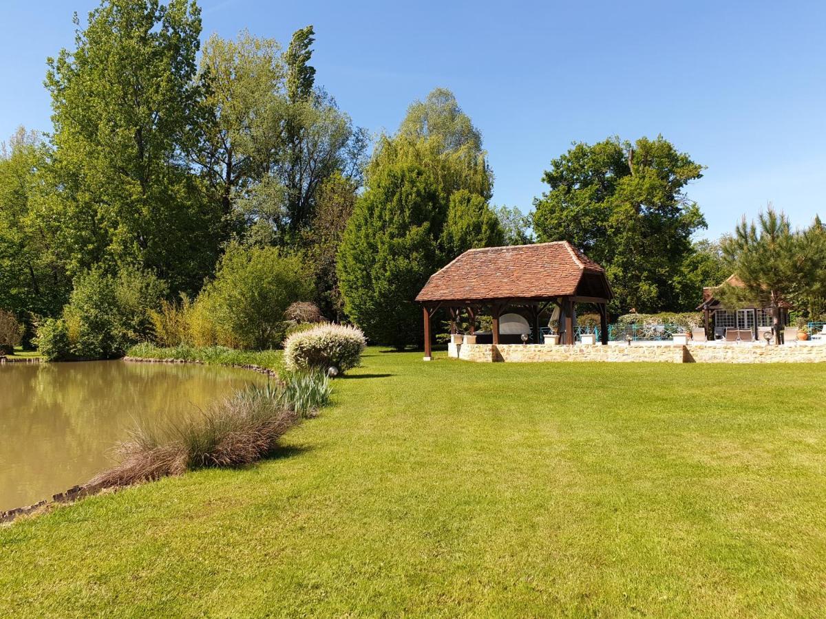 Moulin Du Soustre Bed & Breakfast Cavagnac Bagian luar foto